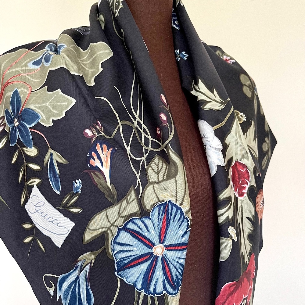 New Gucci Flora Kris Knight Black Silk Scarf - Picture 6 of 15
